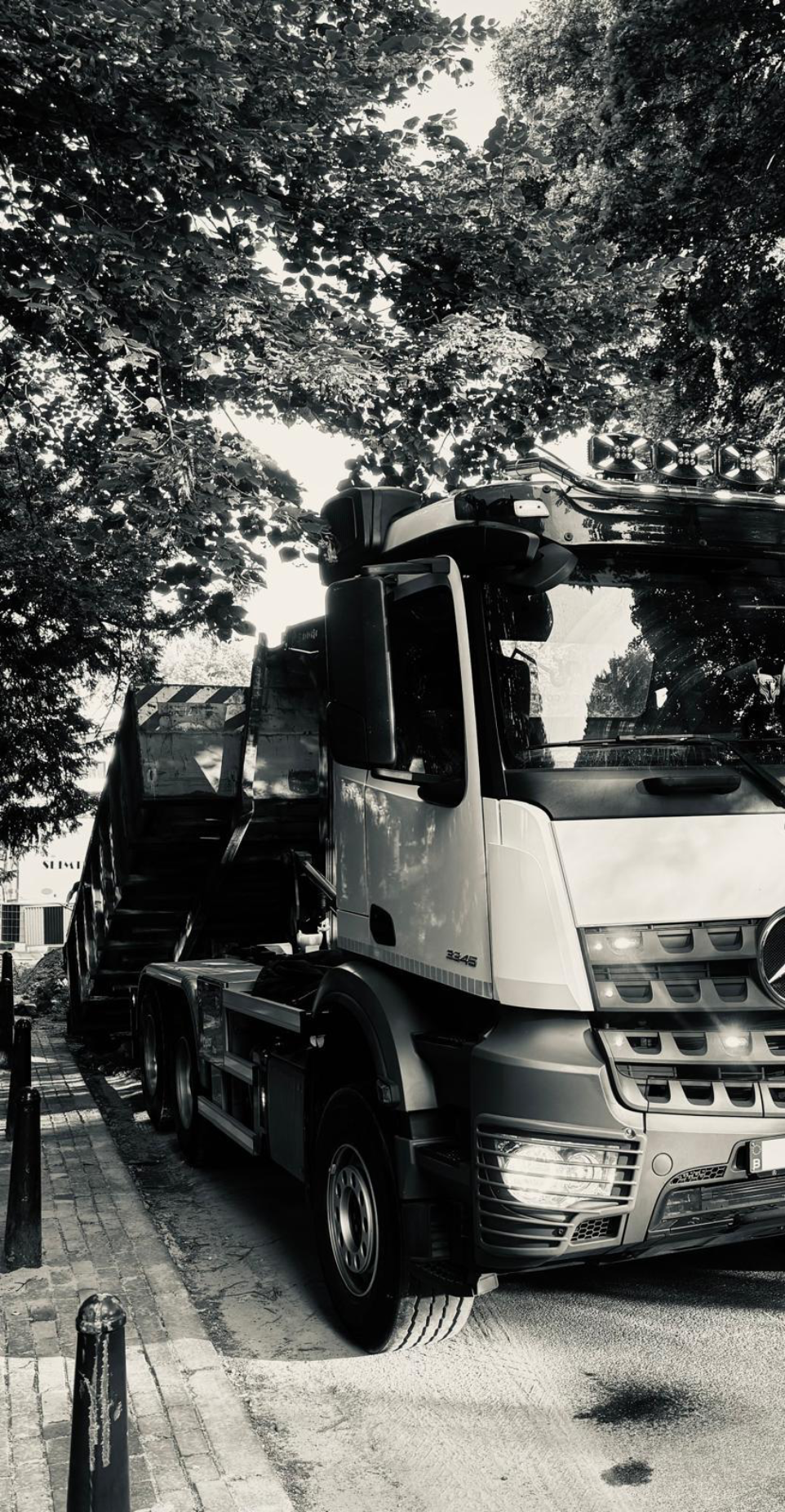 Camion de transport pour livraison de matériaux